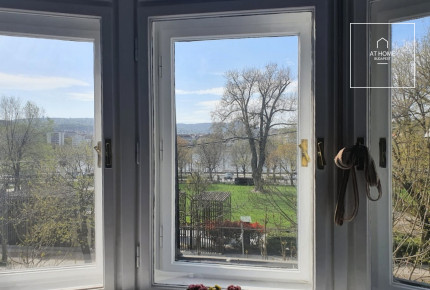 Renovated 100 sqm 2-Bedroom Apartment in District V, Lipótváros