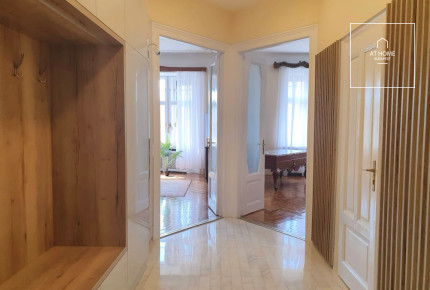 Renovated 100 sqm 2-Bedroom Apartment in District V, Lipótváros