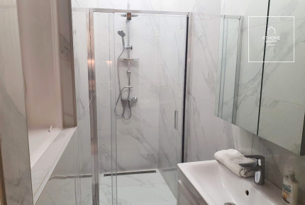 Renovated 100 sqm 2-Bedroom Apartment in District V, Lipótváros