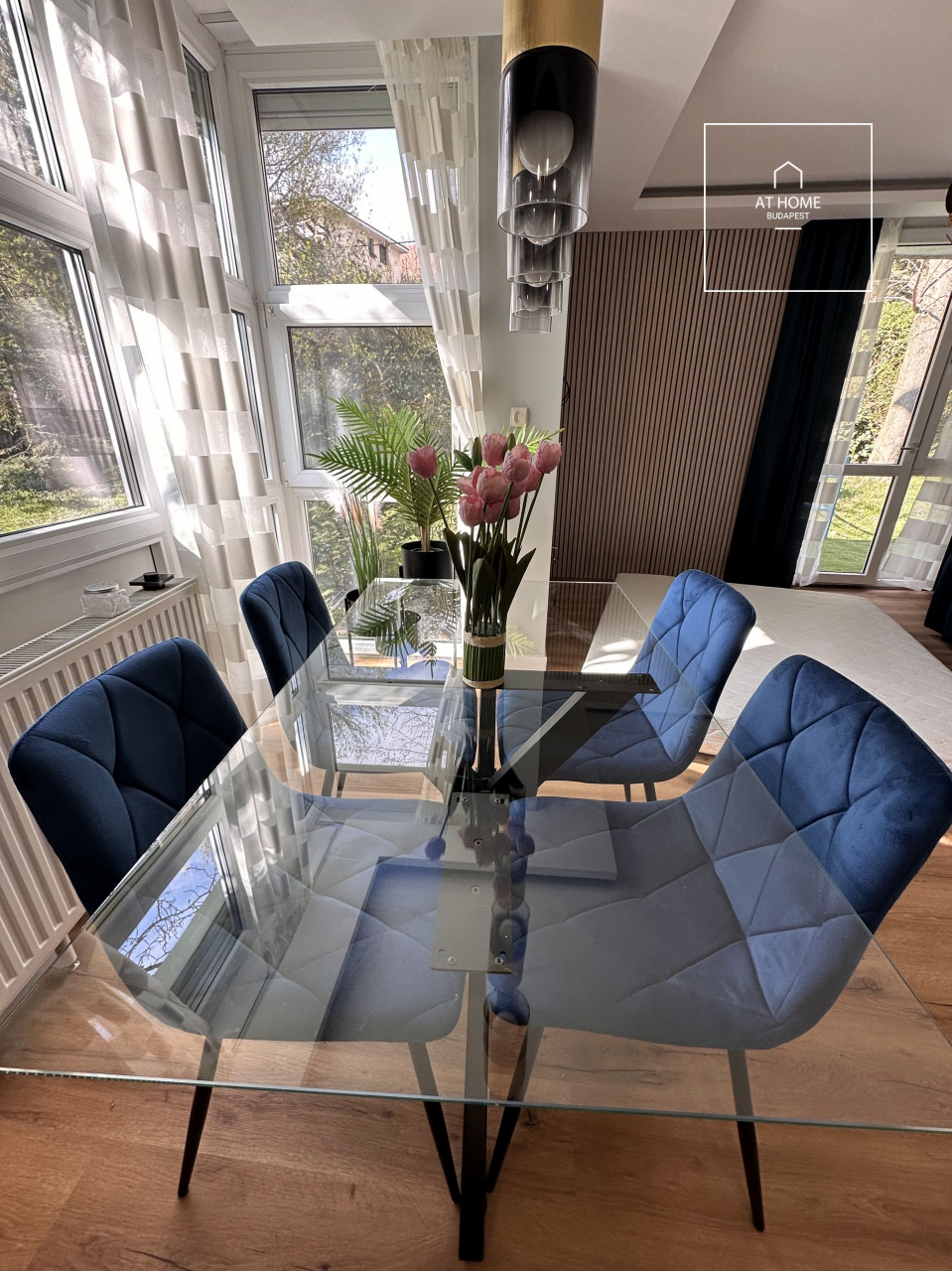 Beautifully renovated garden-connected apartment in Budapest, 2nd district, Vérhalom