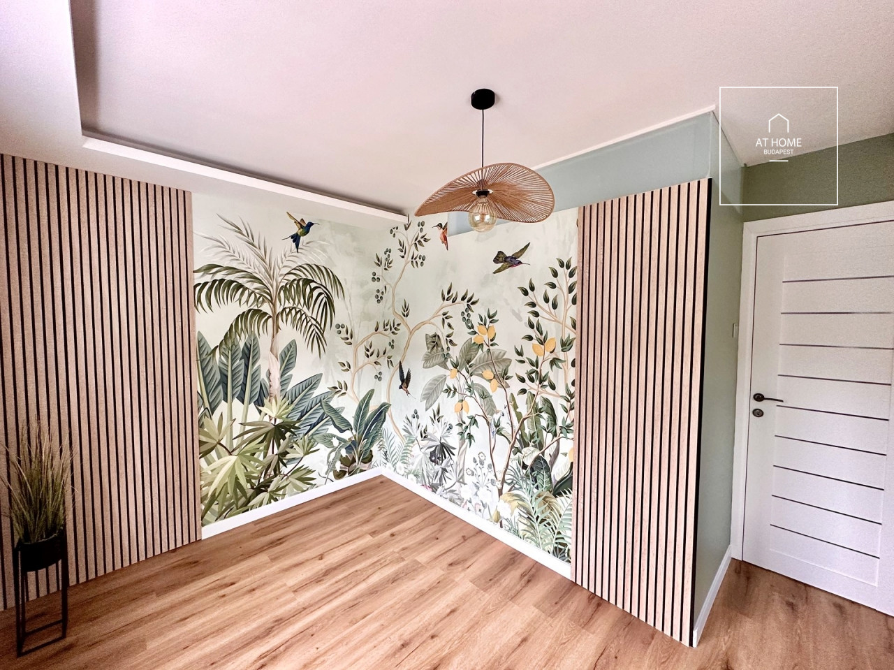 Beautifully renovated garden-connected apartment in Budapest, 2nd district, Vérhalom