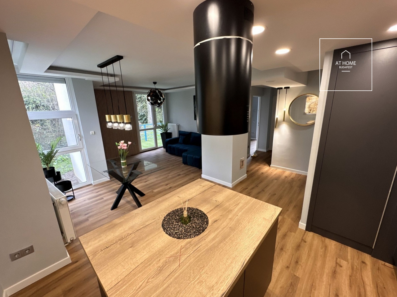 Beautifully renovated garden-connected apartment in Budapest, 2nd district, Vérhalom