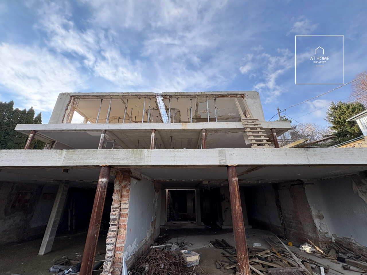 Newly-built minimal style family house for sale, Budapest, district 12.