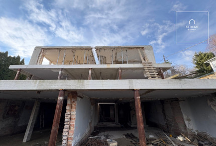 Newly-built minimal style family house for sale, Budapest, district 12.
