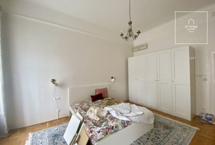Sunny 105 sqm two-bedroom apartment in District II, Víziváros