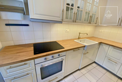 Sunny 105 sqm two-bedroom apartment in District II, Víziváros