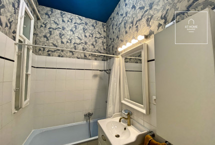 Sunny 105 sqm two-bedroom apartment in District II, Víziváros