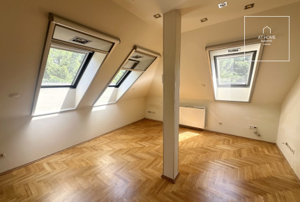 Three-storey 500 sqm family house in District III, Testvérhegy