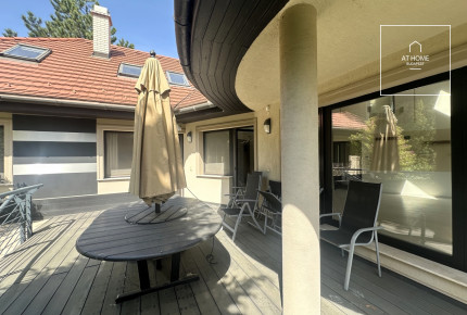 Three-storey 500 sqm family house in District III, Testvérhegy