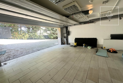 Three-storey 500 sqm family house in District III, Testvérhegy