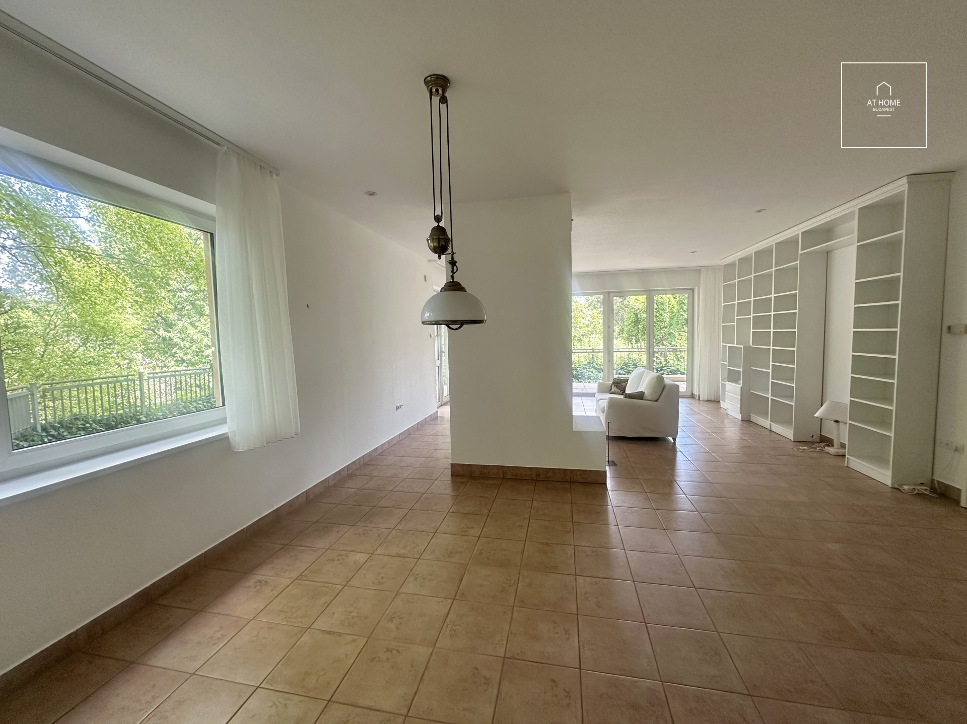 3 bedroom apartment with huge terrace and garden connecton for rent Budapest II. district, Szépilona