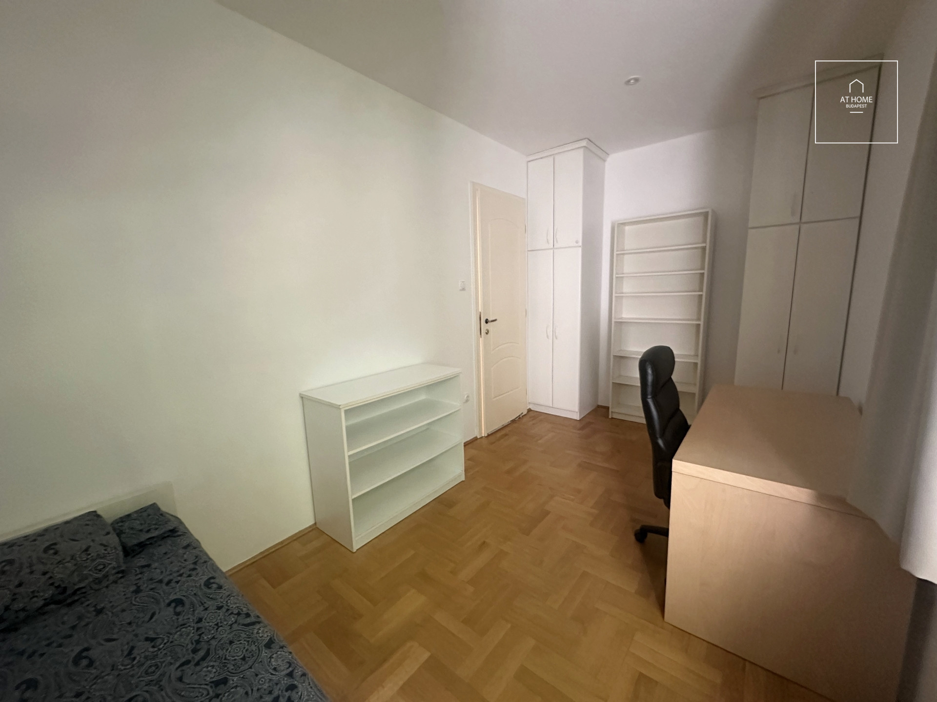 3 bedroom apartment with huge terrace and garden connecton for rent Budapest II. district, Szépilona