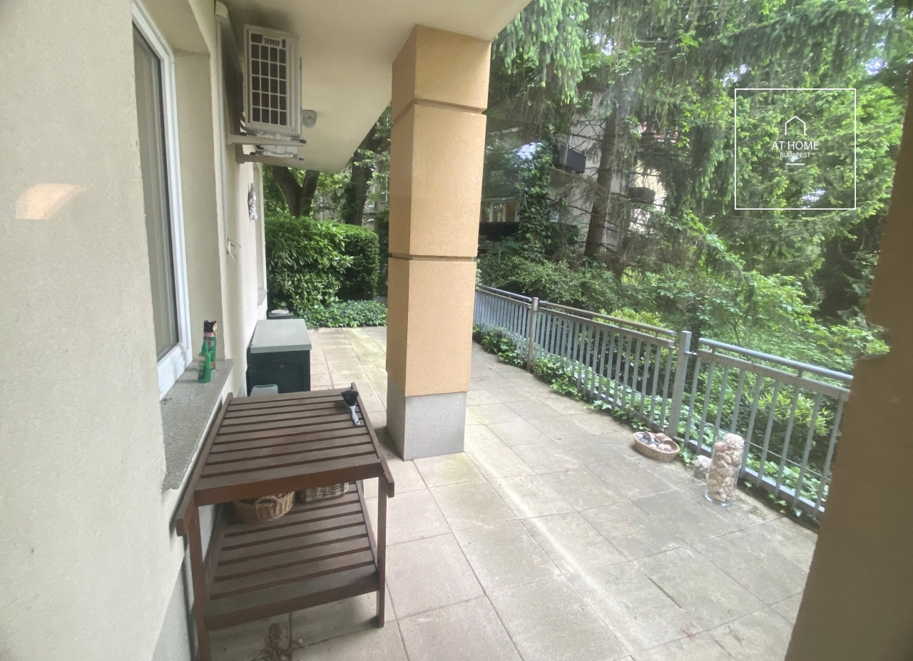 3 bedroom apartment with huge terrace and garden connecton for rent Budapest II. district, Szépilona