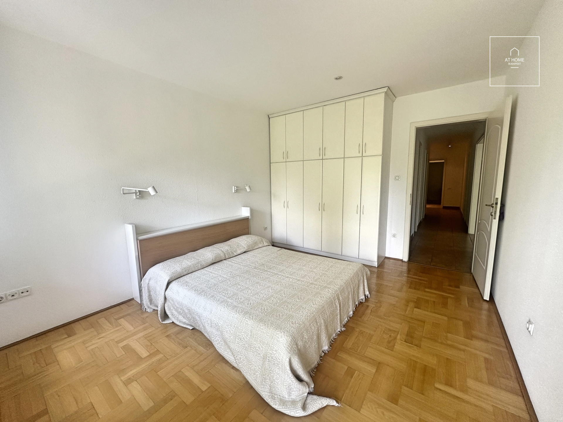 3 bedroom apartment with huge terrace and garden connecton for rent Budapest II. district, Szépilona