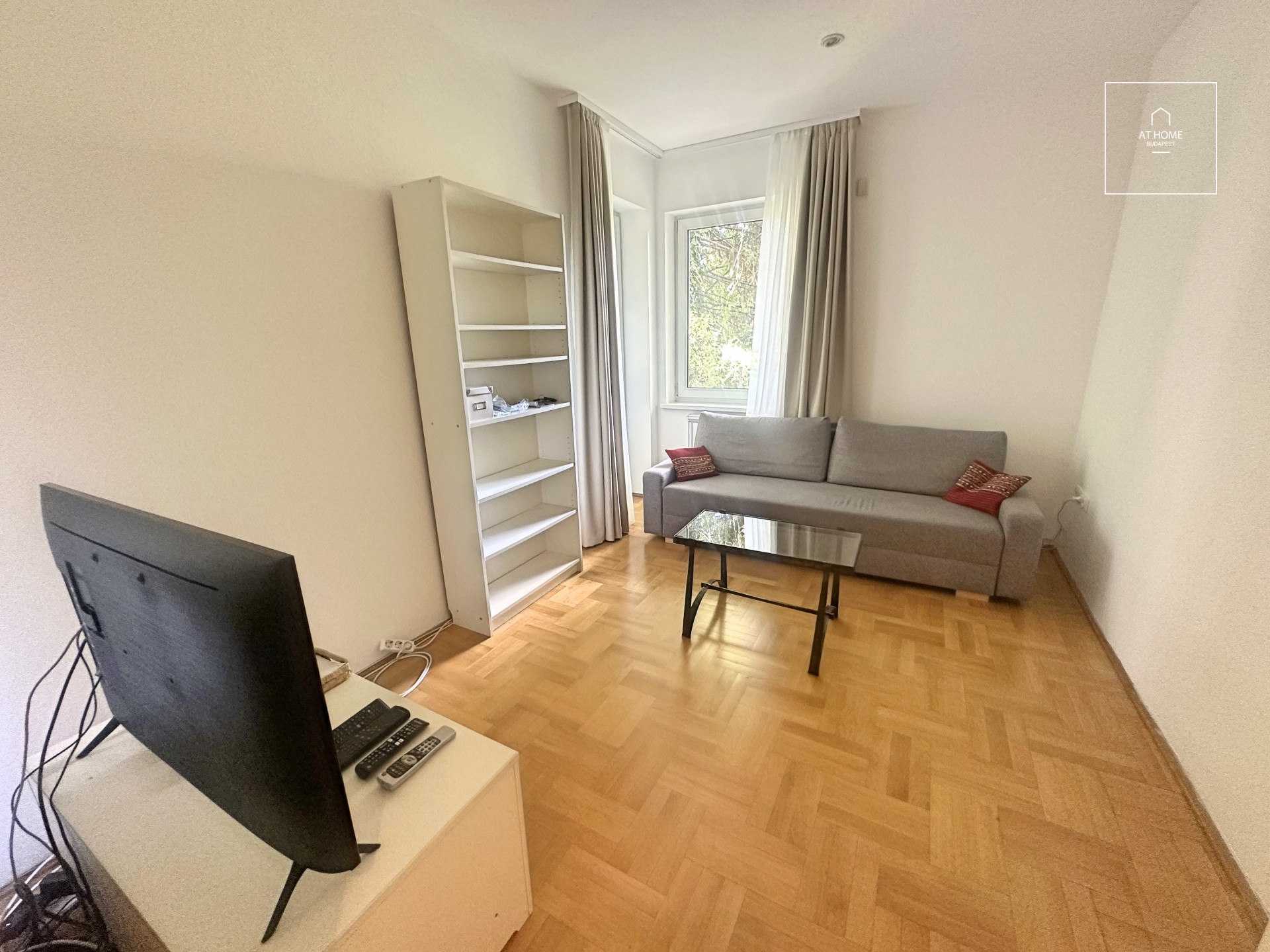 3 bedroom apartment with huge terrace and garden connecton for rent Budapest II. district, Szépilona