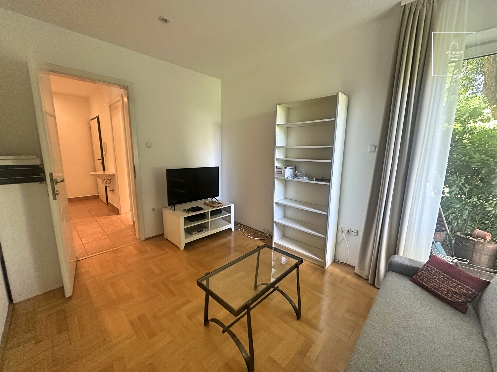 3 bedroom apartment with huge terrace and garden connecton for rent Budapest II. district, Szépilona