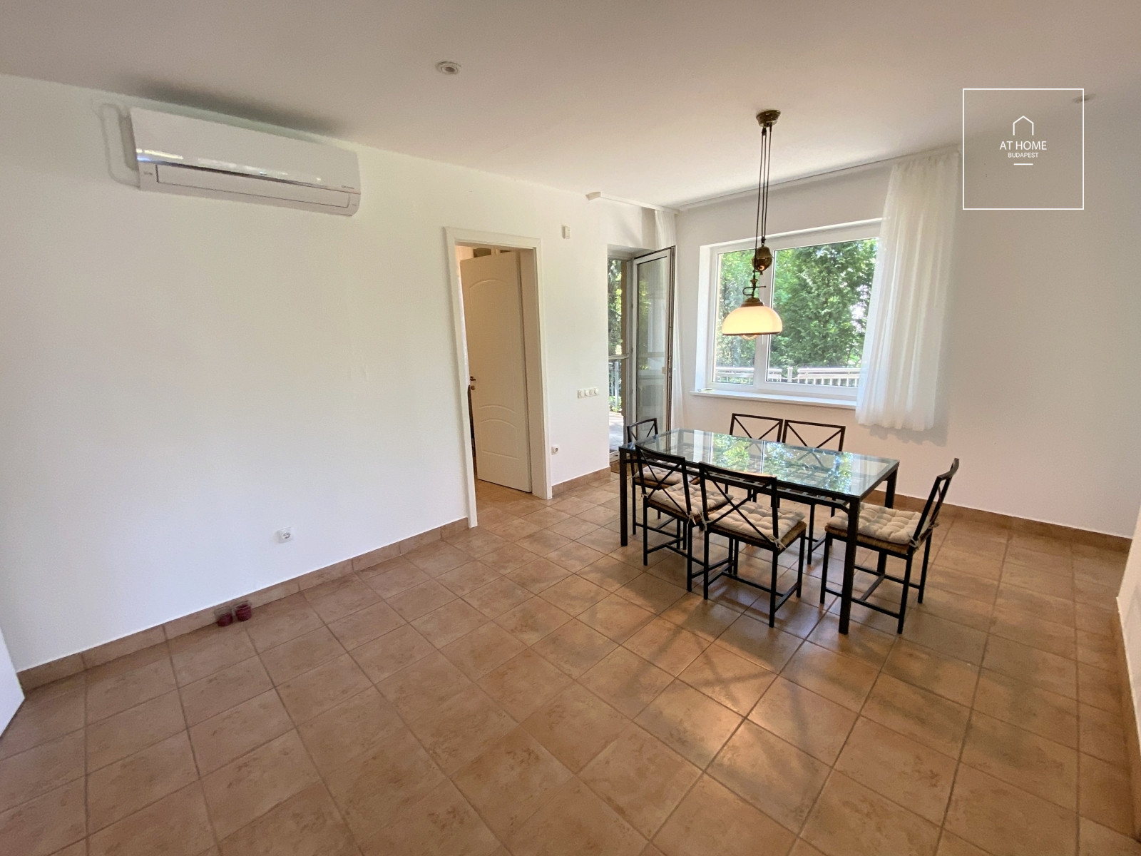 3 bedroom apartment with huge terrace and garden connecton for rent Budapest II. district, Szépilona