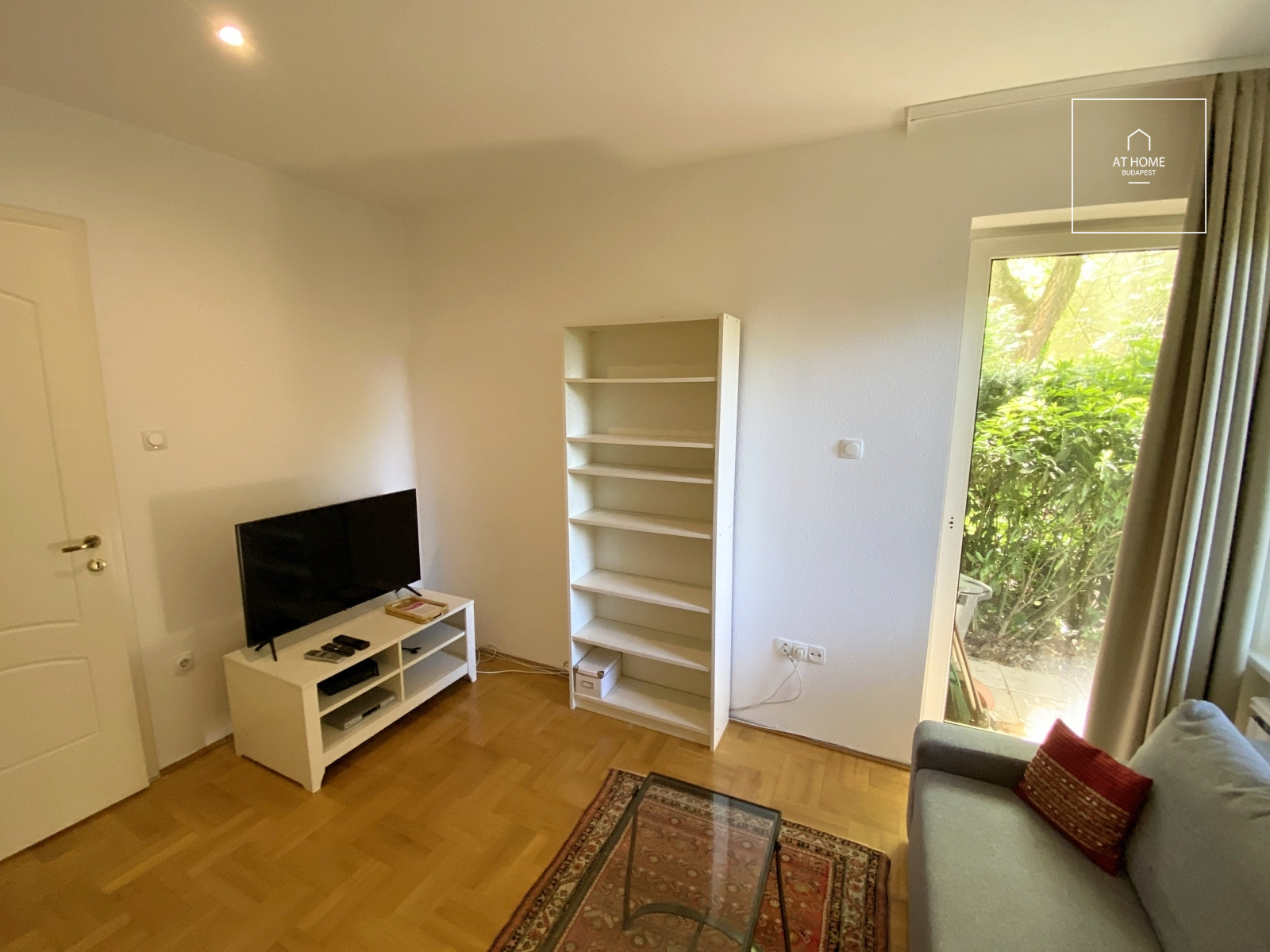 3 bedroom apartment with huge terrace and garden connecton for rent Budapest II. district, Szépilona