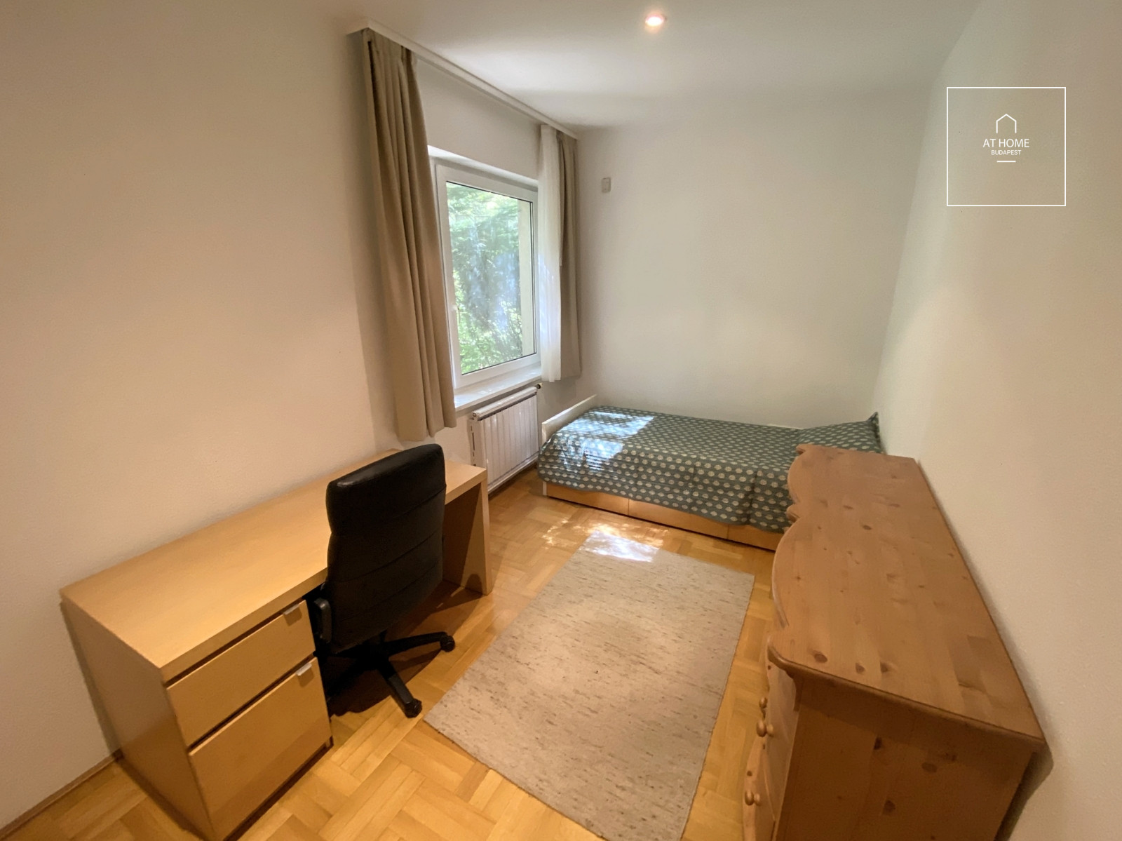3 bedroom apartment with huge terrace and garden connecton for rent Budapest II. district, Szépilona