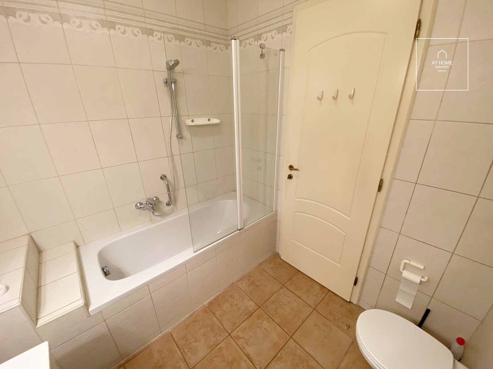 3 bedroom apartment with huge terrace and garden connecton for rent Budapest II. district, Szépilona