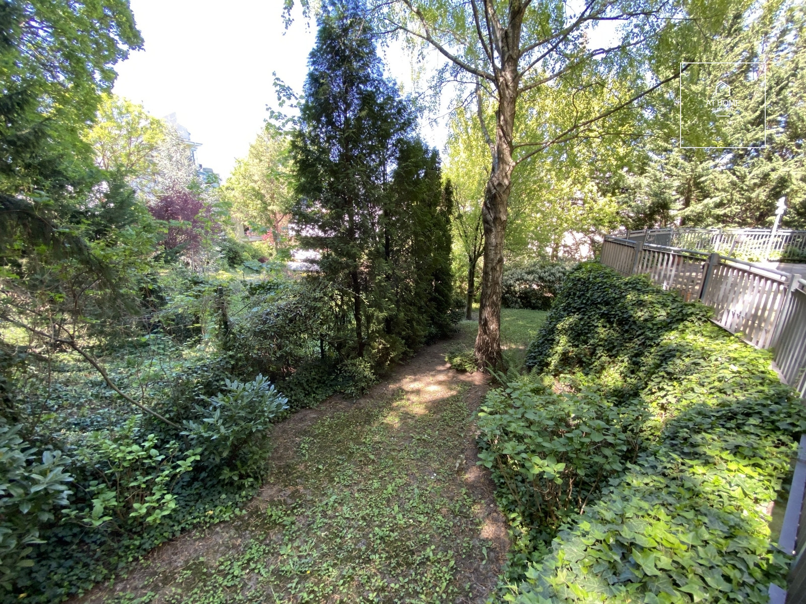 3 bedroom apartment with huge terrace and garden connecton for rent Budapest II. district, Szépilona