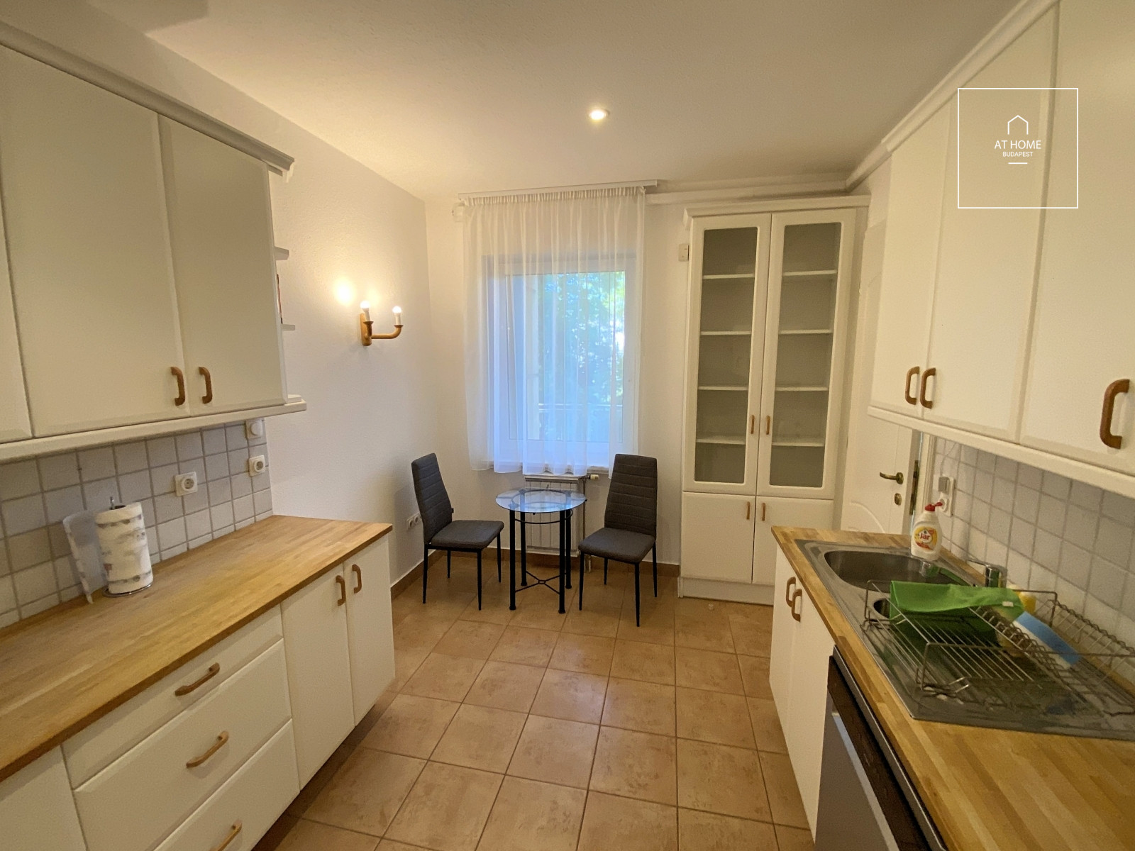 3 bedroom apartment with huge terrace and garden connecton for rent Budapest II. district, Szépilona