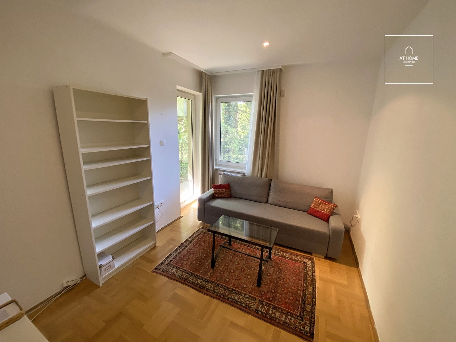 3 bedroom apartment with huge terrace and garden connecton for rent Budapest II. district, Szépilona