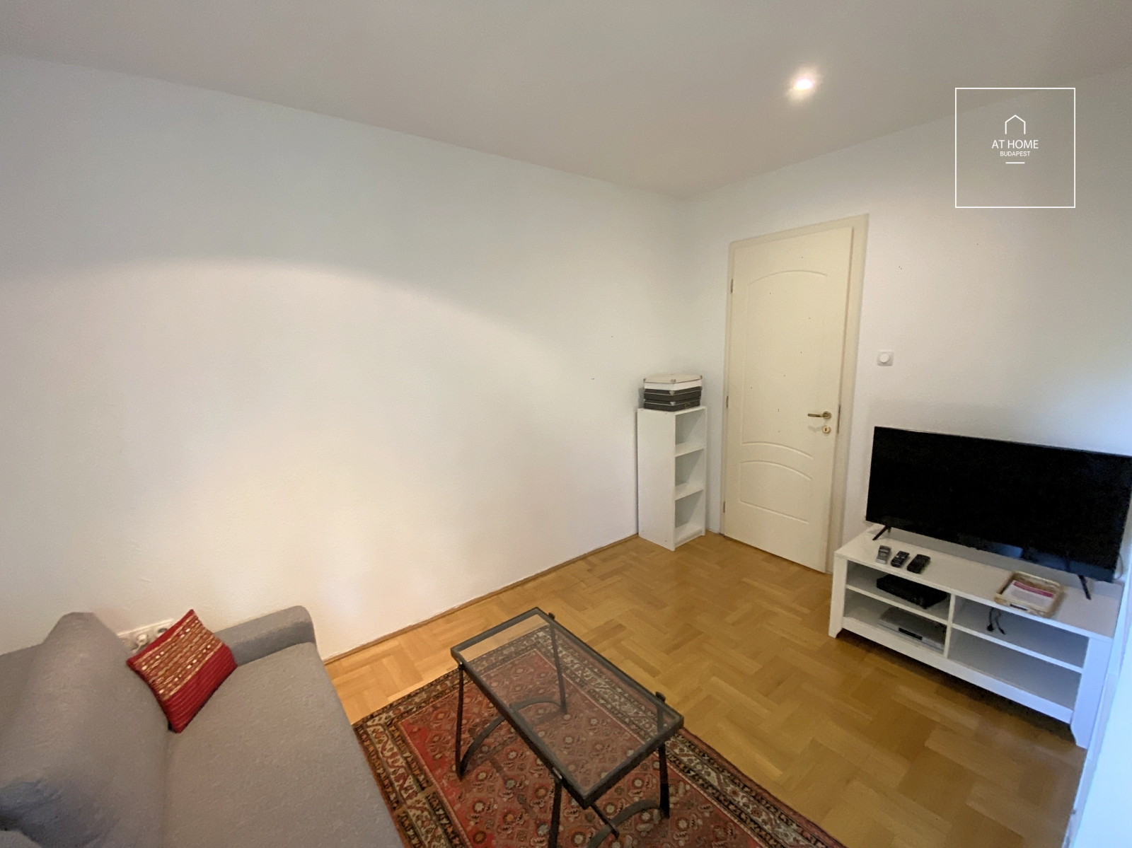 3 bedroom apartment with huge terrace and garden connecton for rent Budapest II. district, Szépilona