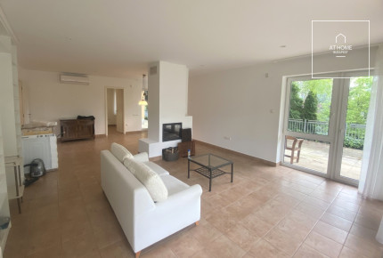 3 bedroom apartment with huge terrace and garden connecton for rent Budapest II. district, Szépilona