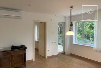 3 bedroom apartment with huge terrace and garden connecton for rent Budapest II. district, Szépilona