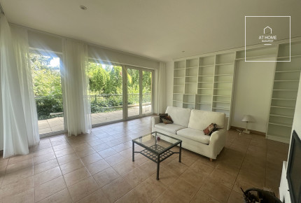 3 bedroom apartment with huge terrace and garden connecton for rent Budapest II. district, Szépilona