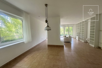 3 bedroom apartment with huge terrace and garden connecton for rent Budapest II. district, Szépilona