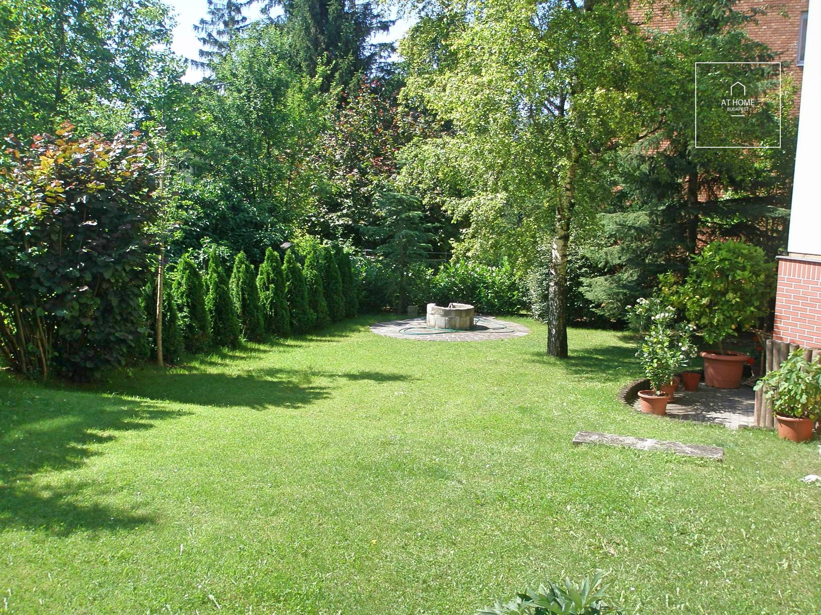 Káprázatos panorámás lakás kiadó Törökvészen