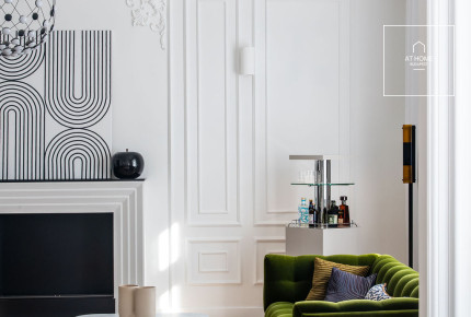 Elegant two-bedroom apartment is for sale in Budapest 6th district, next to Opera House