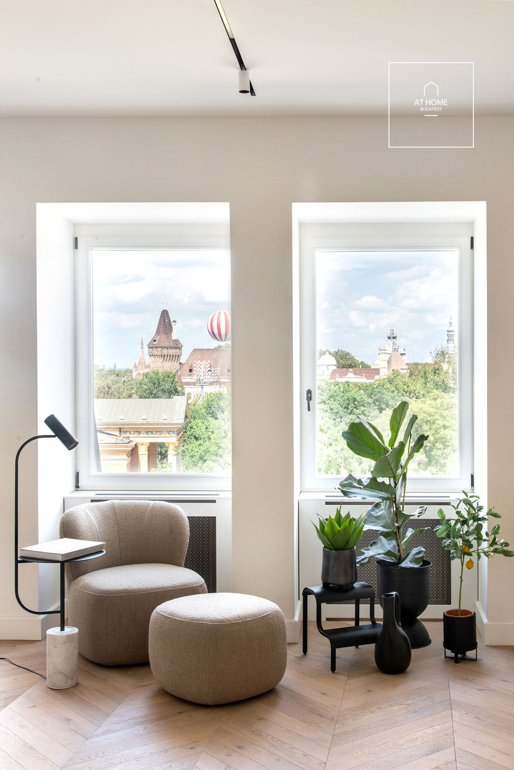 Elegant apartment for sale in Budapest, 6th district near Városliget (City Park)