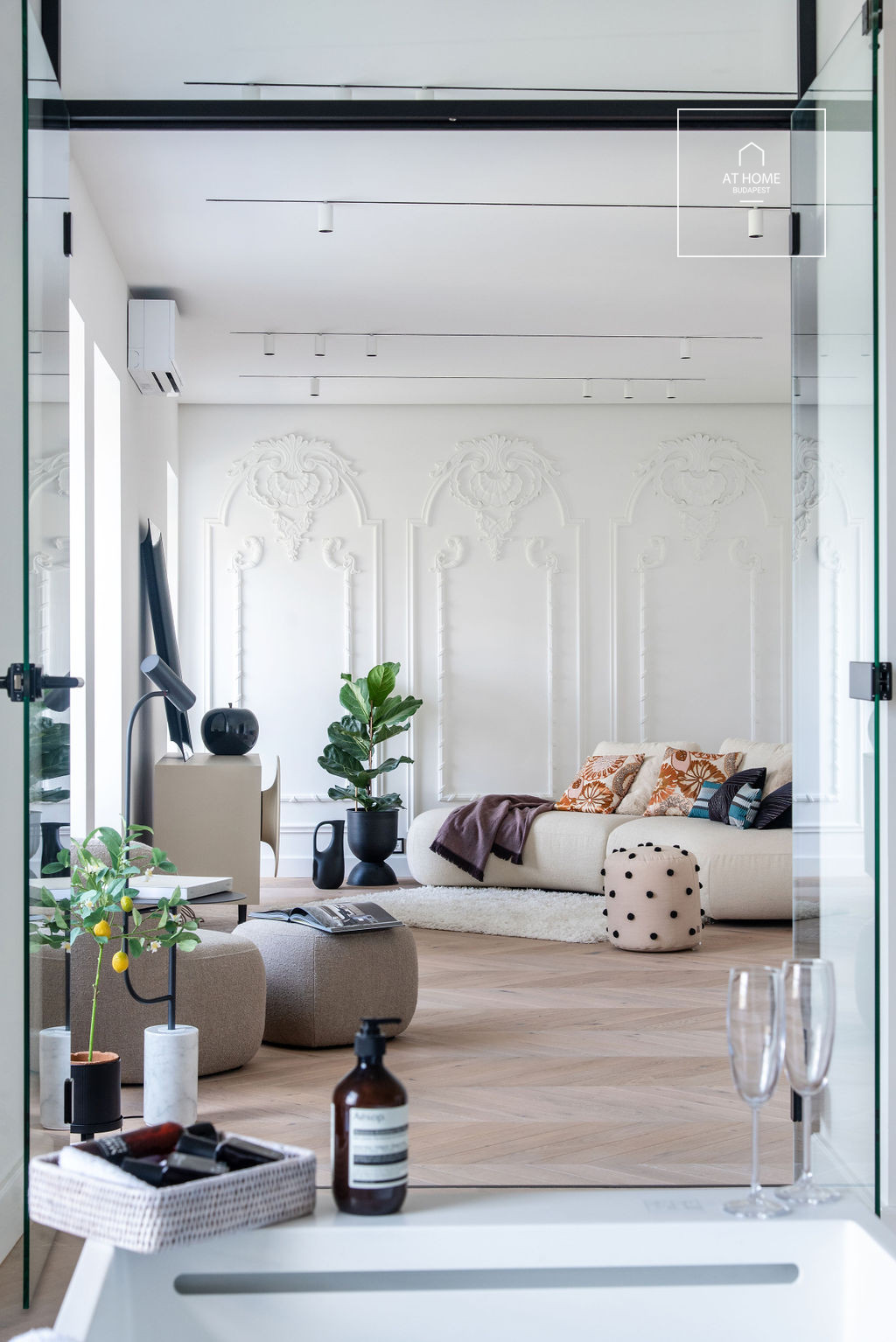 Elegant apartment for sale in Budapest, 6th district near Városliget (City Park)