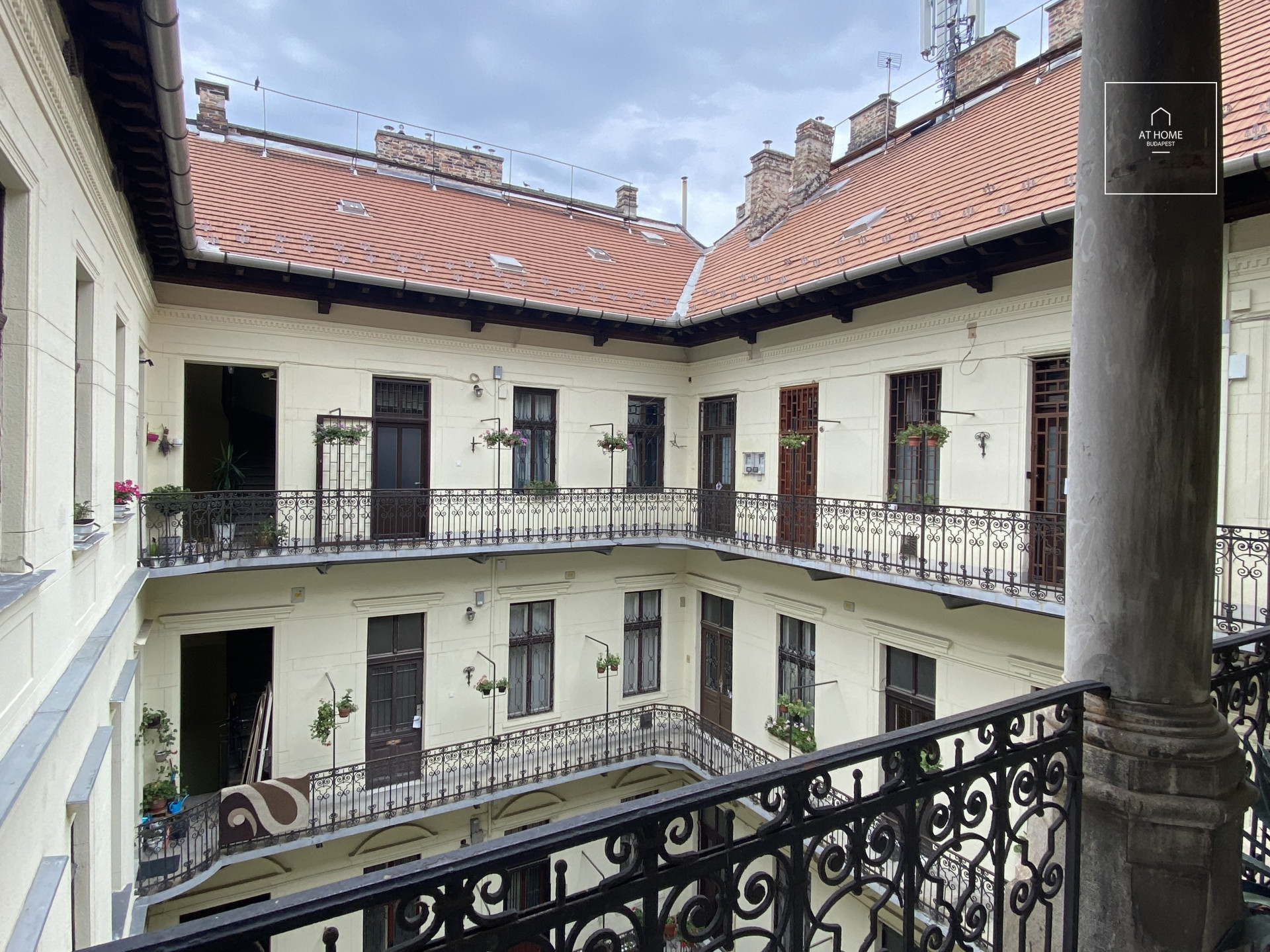 Sunny apartment for rent, also suitable for an office, Budapest VI. district Diplomatic Quarter