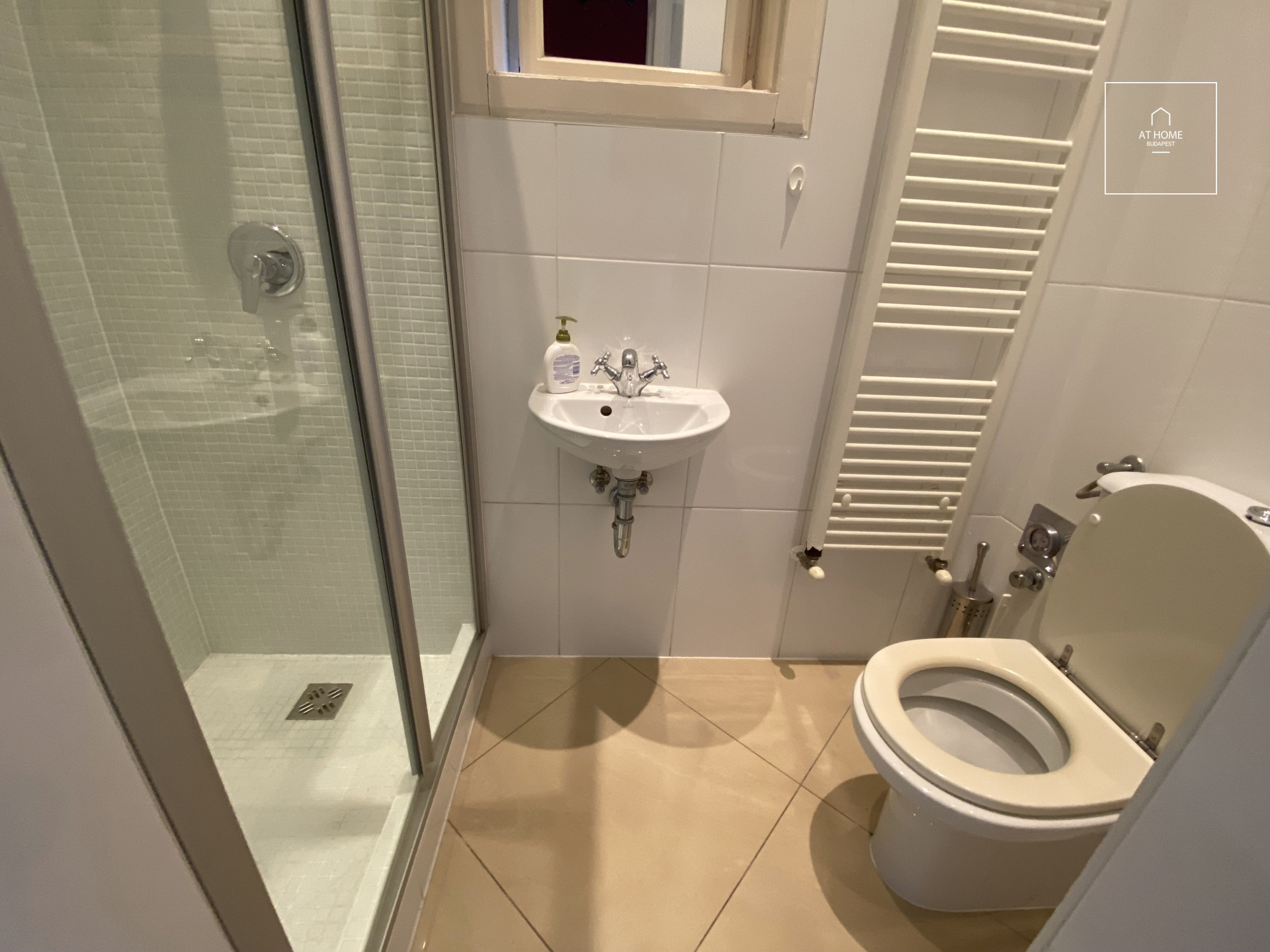 Sunny apartment for rent, also suitable for an office, Budapest VI. district Diplomatic Quarter