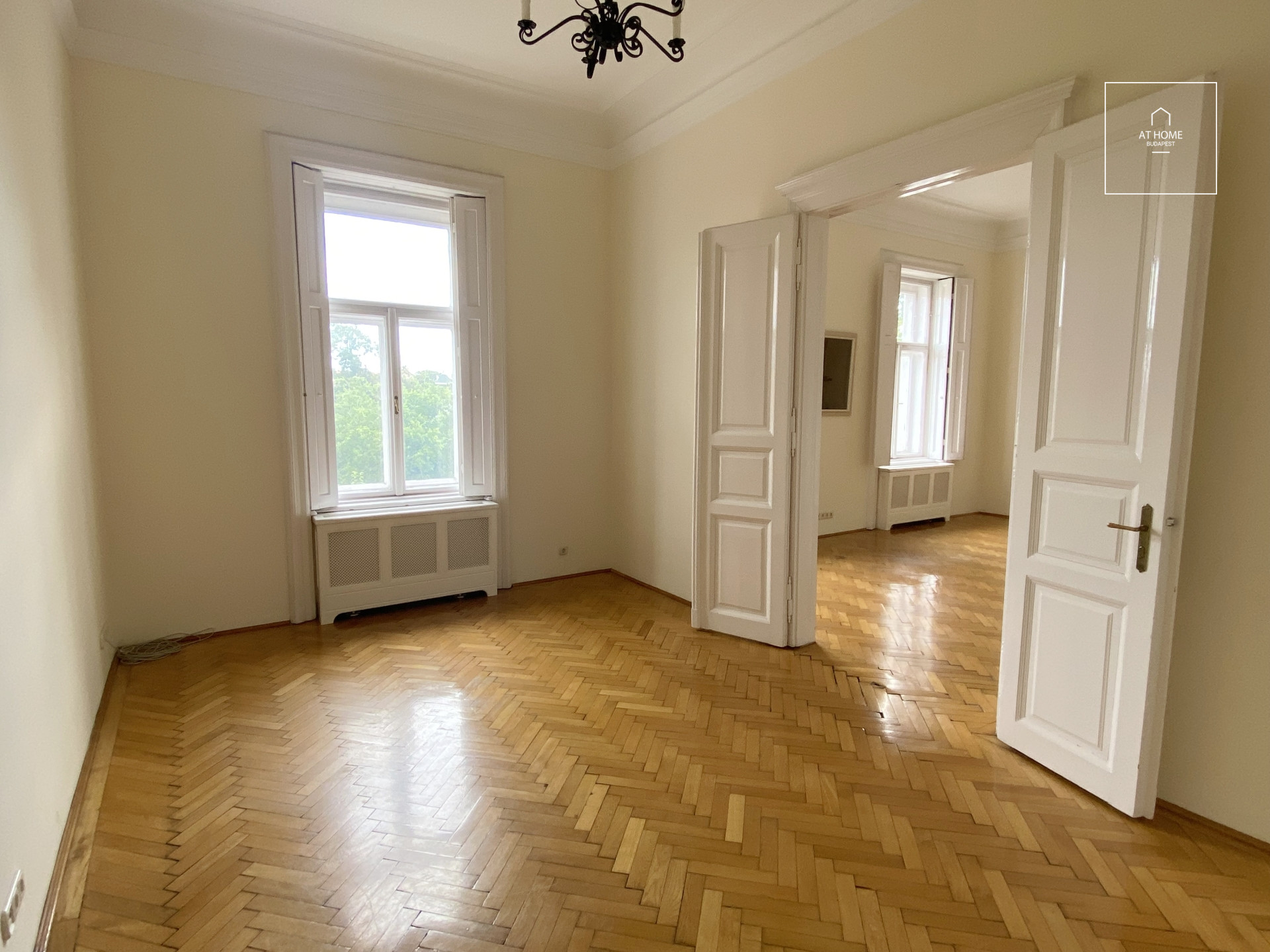 Sunny apartment for rent, also suitable for an office, Budapest VI. district Diplomatic Quarter
