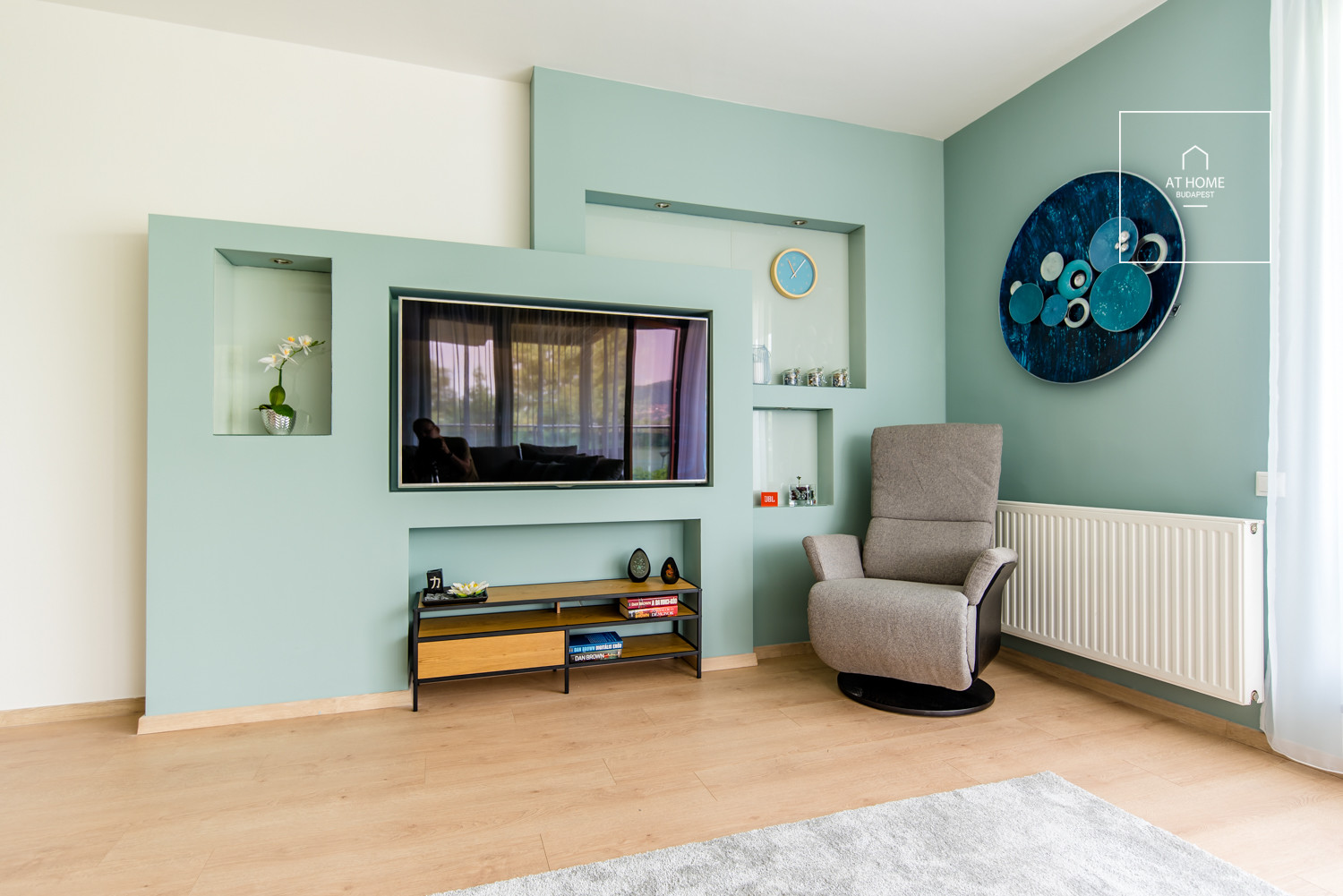 Panoramic apartment with huge terrace in Budapest, 13th district, Marina shore