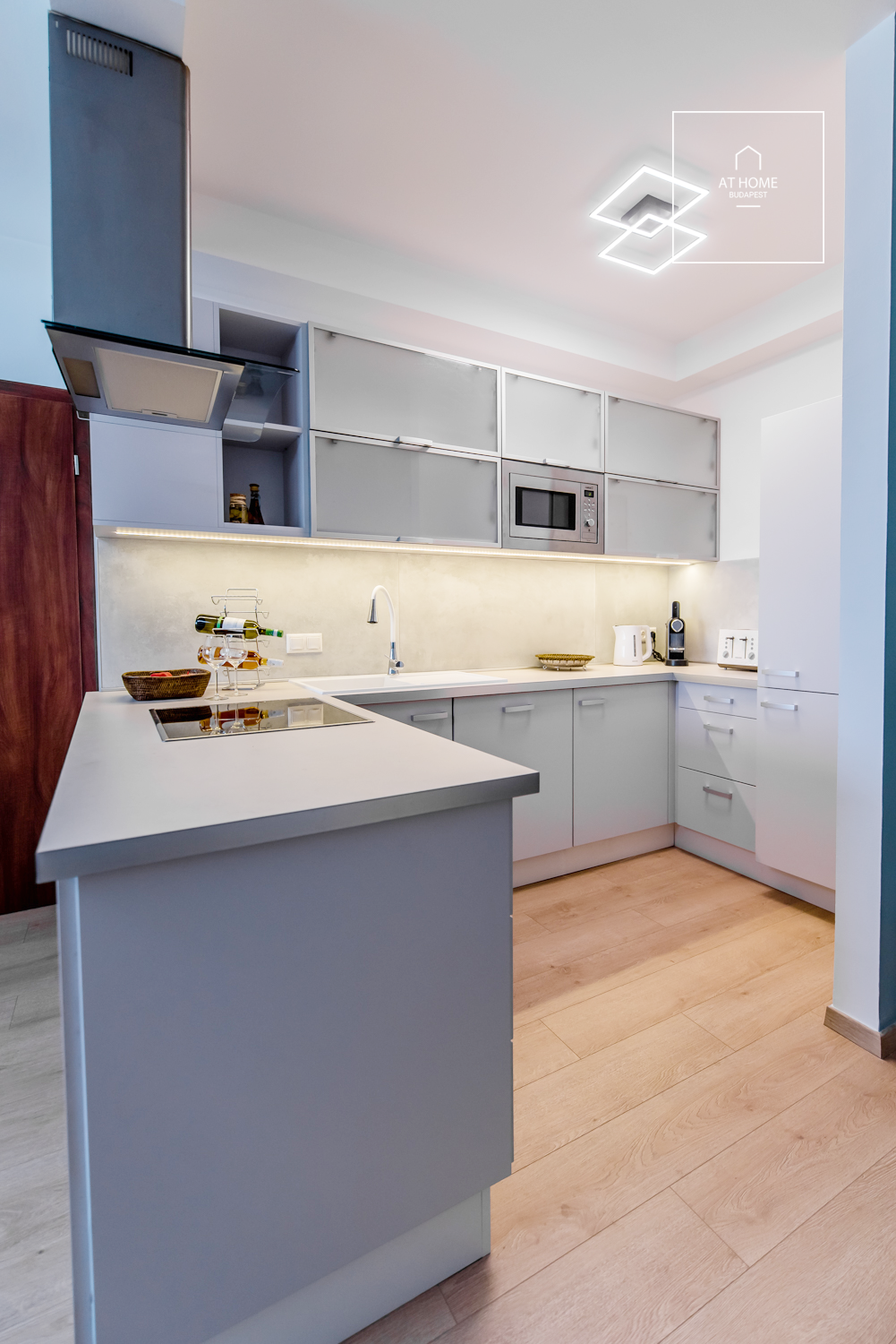 Panoramic apartment with huge terrace in Budapest, 13th district, Marina shore