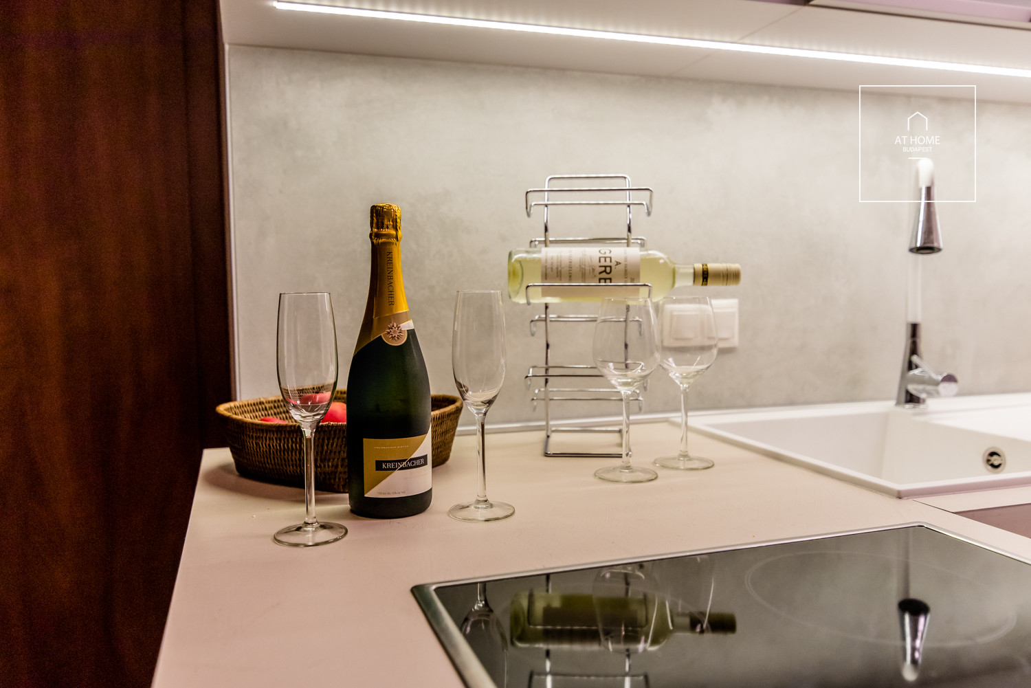 Panoramic apartment with huge terrace in Budapest, 13th district, Marina shore