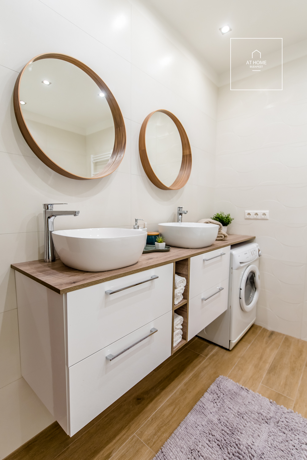 Panoramic apartment with huge terrace in Budapest, 13th district, Marina shore