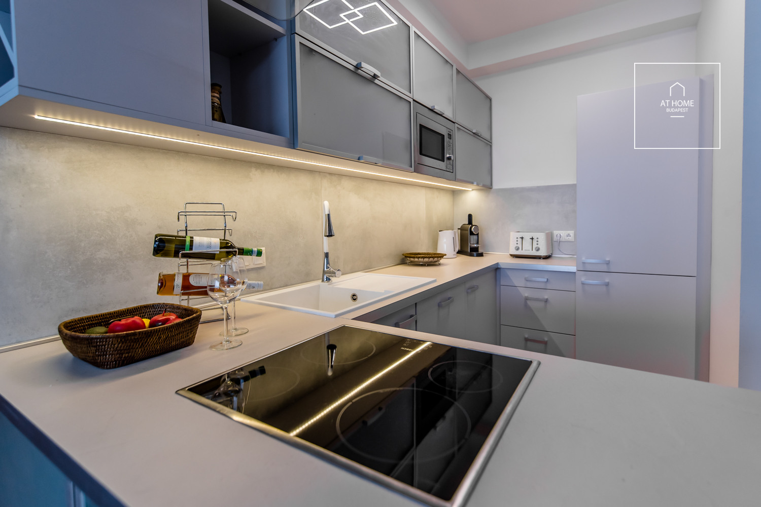 Panoramic apartment with huge terrace in Budapest, 13th district, Marina shore