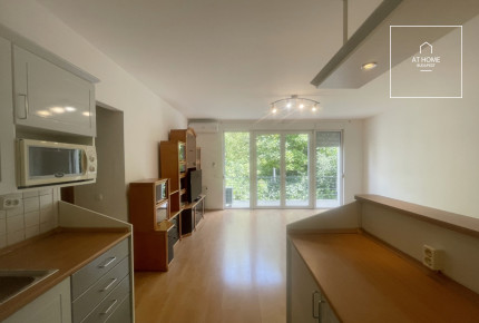 A charming apartment with a balcony for sale in District 1 of Budapest, near the Castle