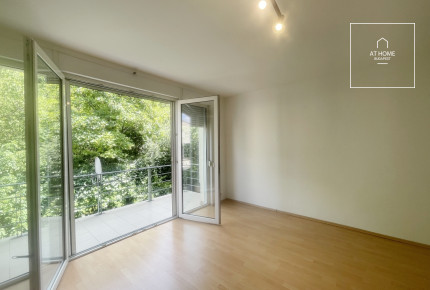 A charming apartment with a balcony for sale in District 1 of Budapest, near the Castle