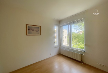 A charming apartment with a balcony for sale in District 1 of Budapest, near the Castle