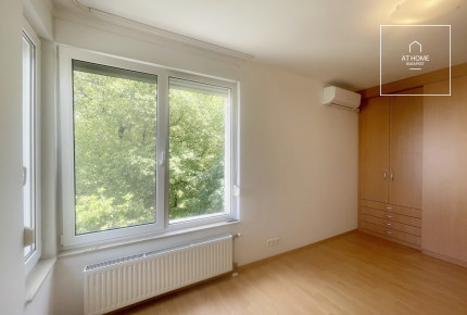 A charming apartment with a balcony for sale in District 1 of Budapest, near the Castle