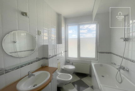 A charming apartment with a balcony for sale in District 1 of Budapest, near the Castle