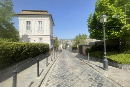 Charming apartment for sale near the Castle, in the 1st district of Budapest